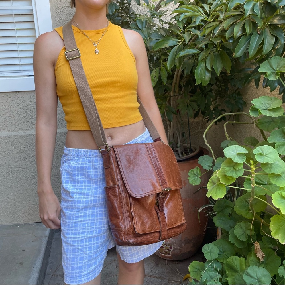 Vintage 80’s orange brown Fossil distressed leather bag